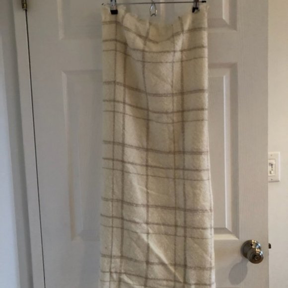 Fraas Winter Scarf - Picture 4 of 4